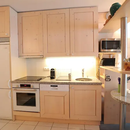 Confortable Pour 6 Avec Balcon Et Parking Aux Gets - Fr-1-623-120 * Les Gets